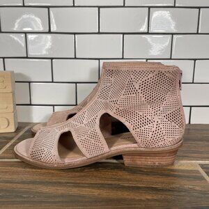 Lucky Brand Sicole Womens Size 7.5 Shoes Antler Blush Suede Gladiator Sandal